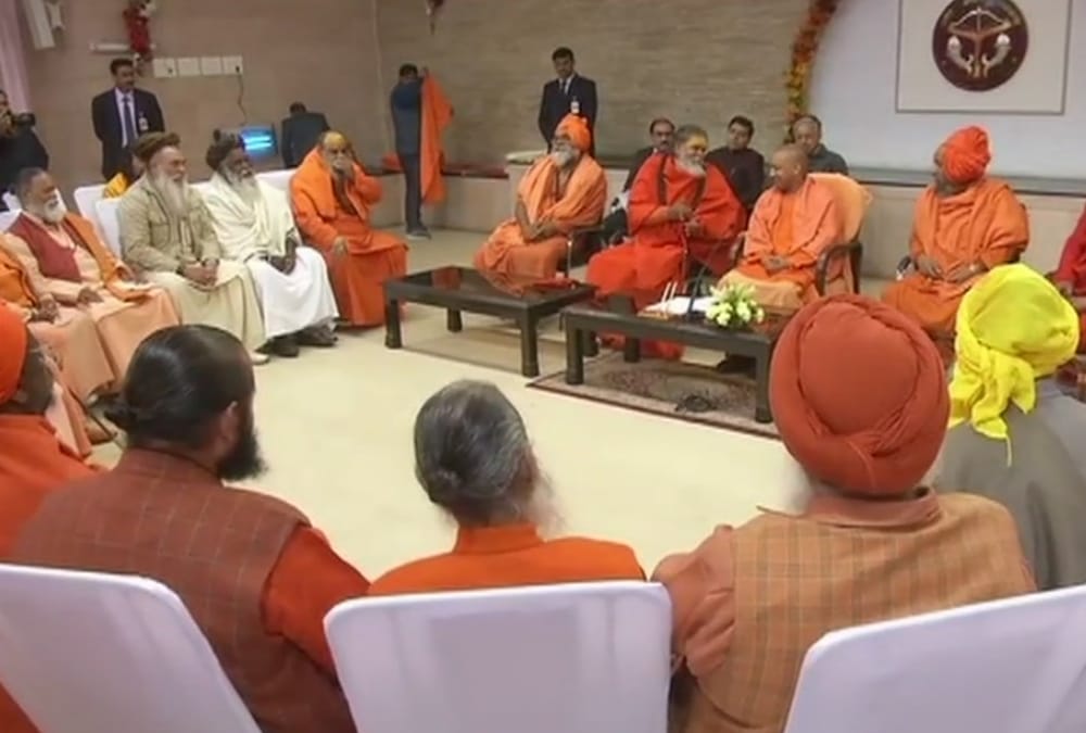 akhada parishad sant meet cm yogi in lucknow on kumbh issue