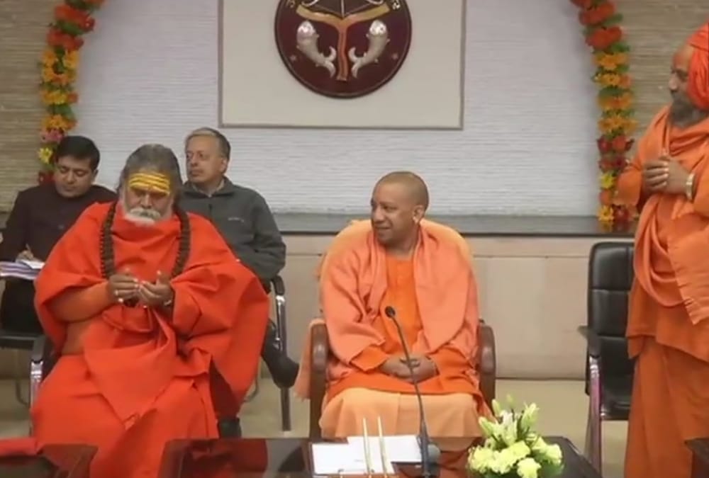 akhada parishad sant meet cm yogi in lucknow on kumbh issue