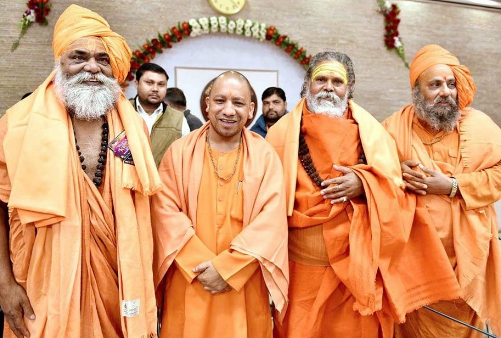 akhada parishad sant meet cm yogi in lucknow on kumbh issue