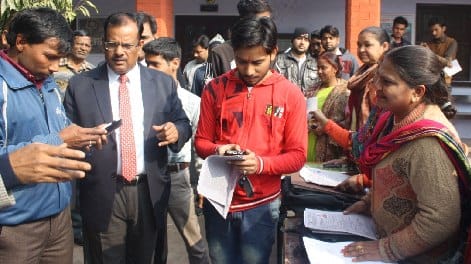 मतदाता पुनरीक्षण में धीमी गति देख डीएम ने जताई नाराजगी