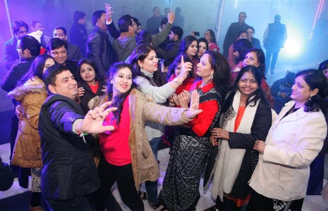 At 12 o'clock in the city, 'G Happy New Year'