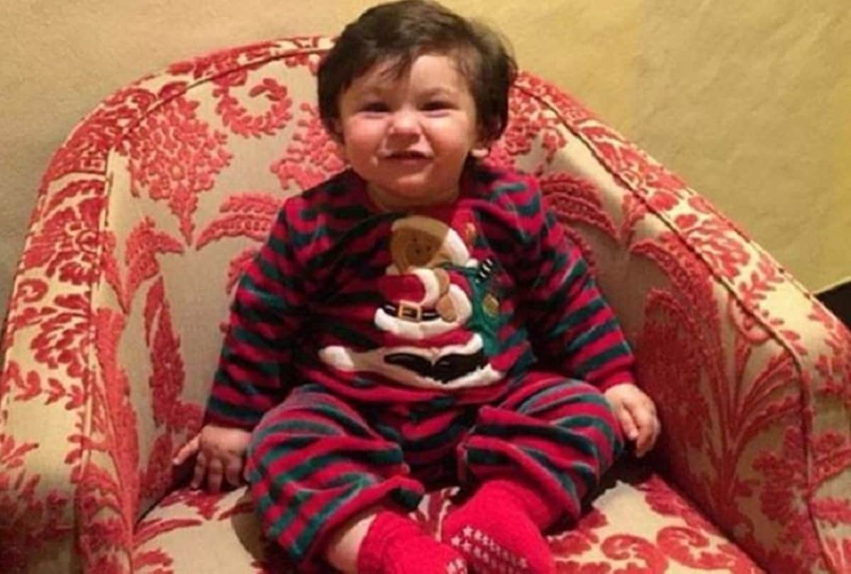 Taimur Ali Khan stare at Papa Saif ali khan picture with his nawabi swag