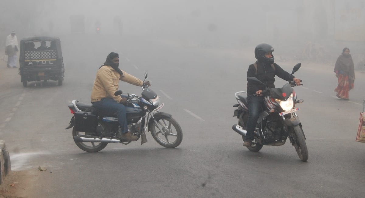 ठंड के सितम से नहीं मिल रही निजात