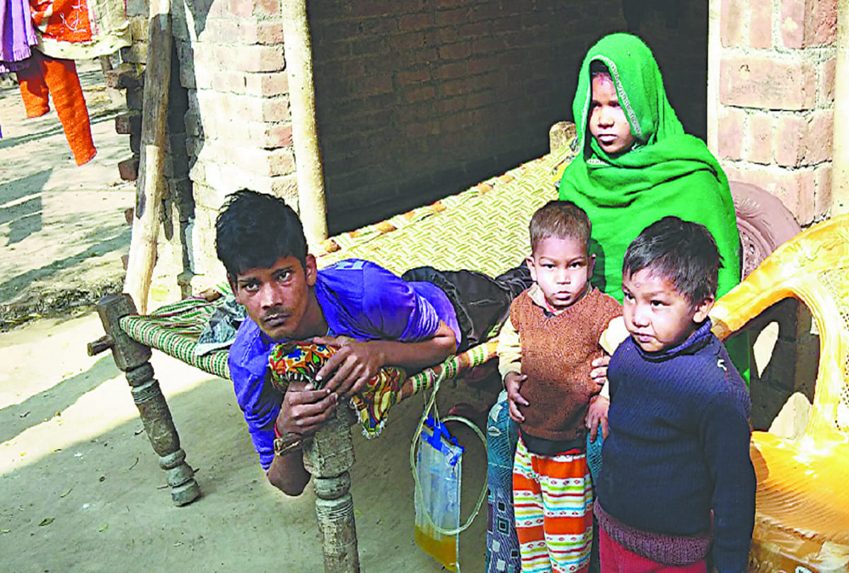 mother sold her child for treatment of husband in Bareilly Uttar Pradesh