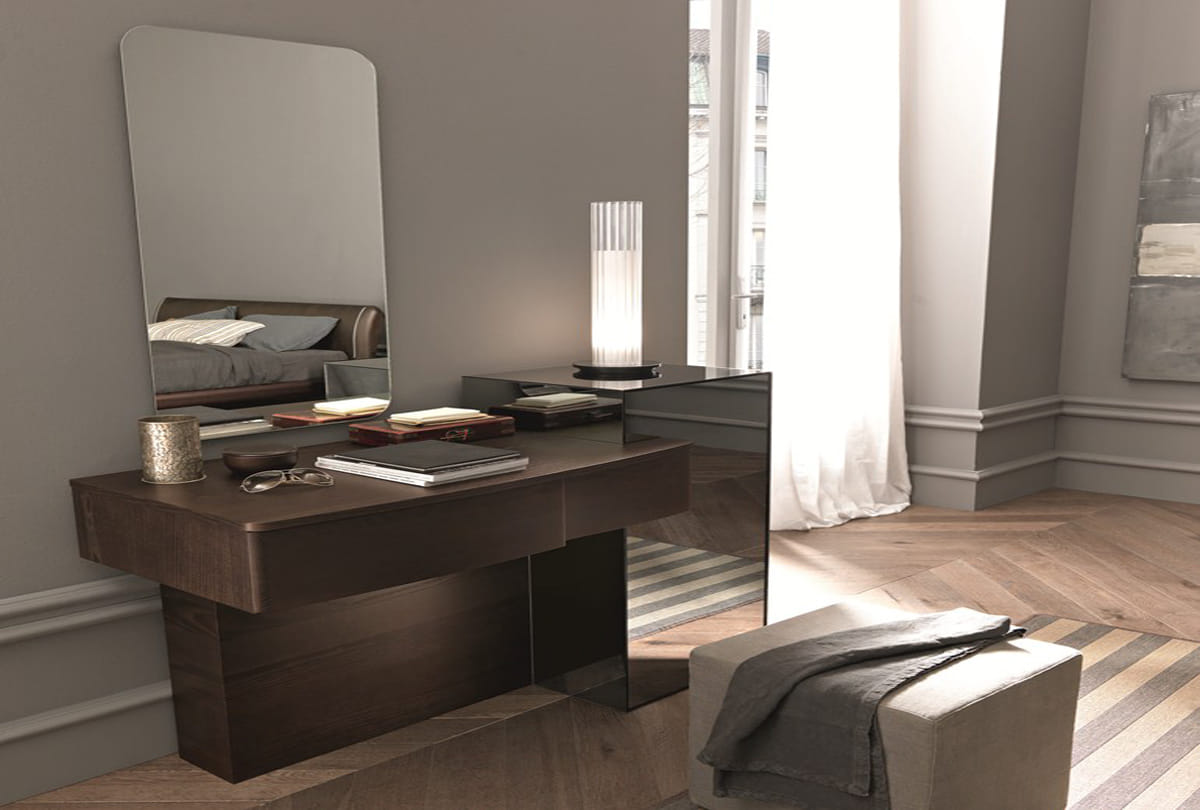 vastu tips know morror  relation with health and family