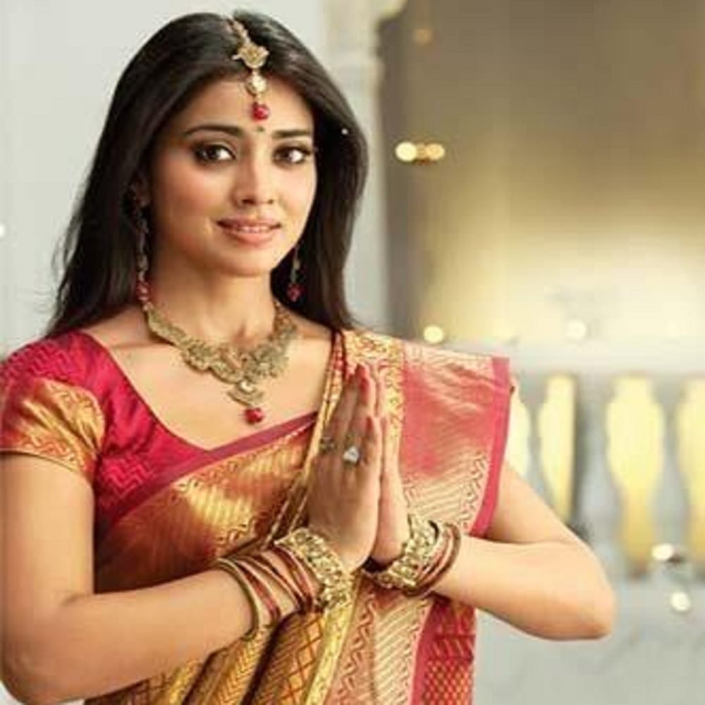This newyear know about the magical health benefits of doing namaste