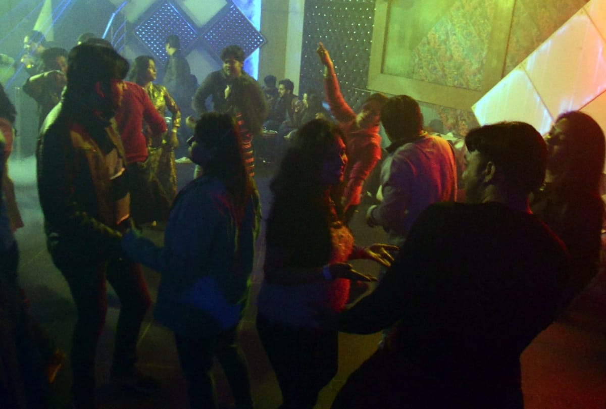 new year 2018 welcome celebrations breaks all limitations, see in pictures how it was celebrated