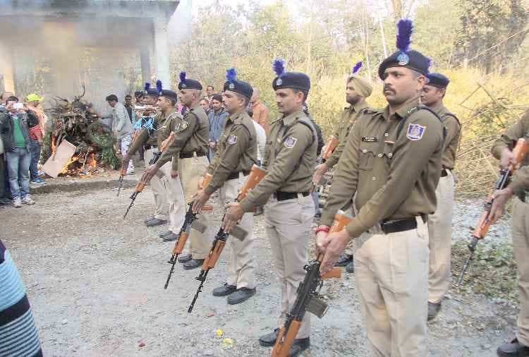 Thousands bid adieu to martyred CRPF jawanKuldeep Rai