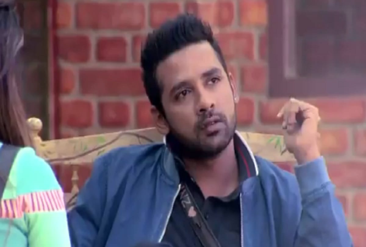  hina khan figts with puneesh in bigg boss debate 