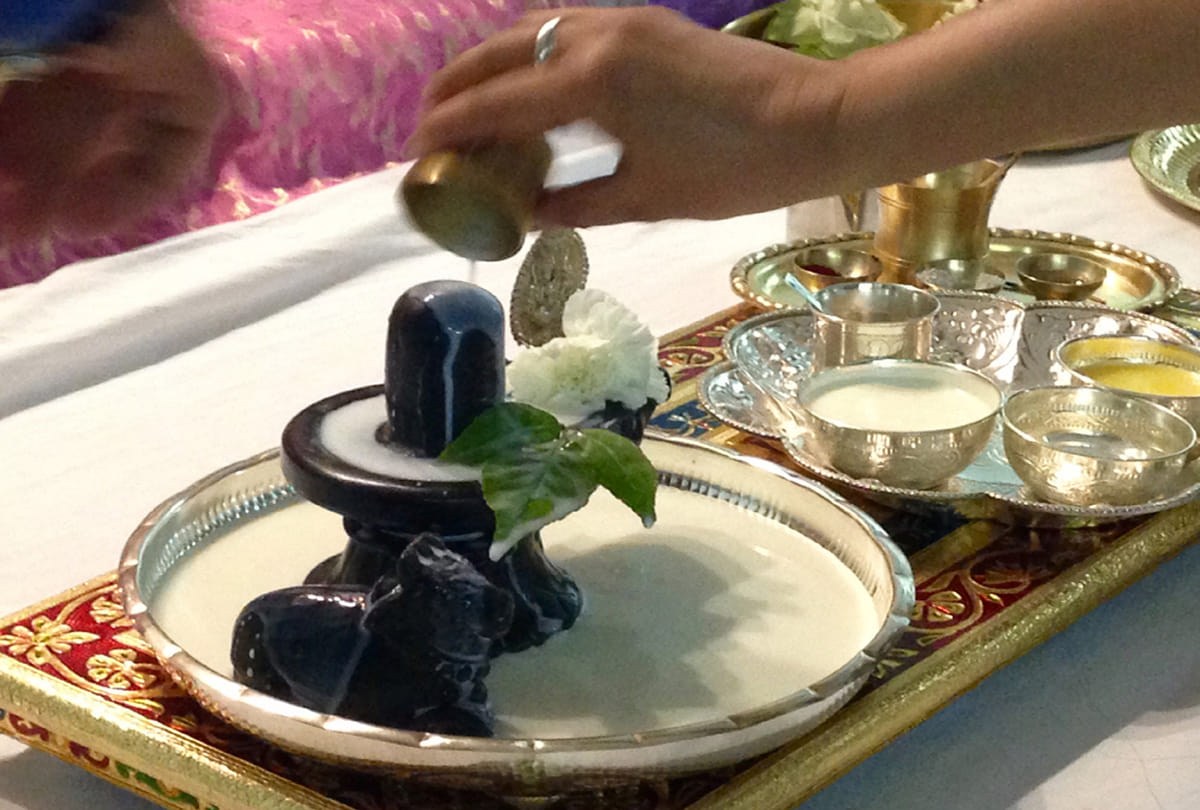 sawan 2018 offer these things to lord shiva for avoid bad effects of kundli