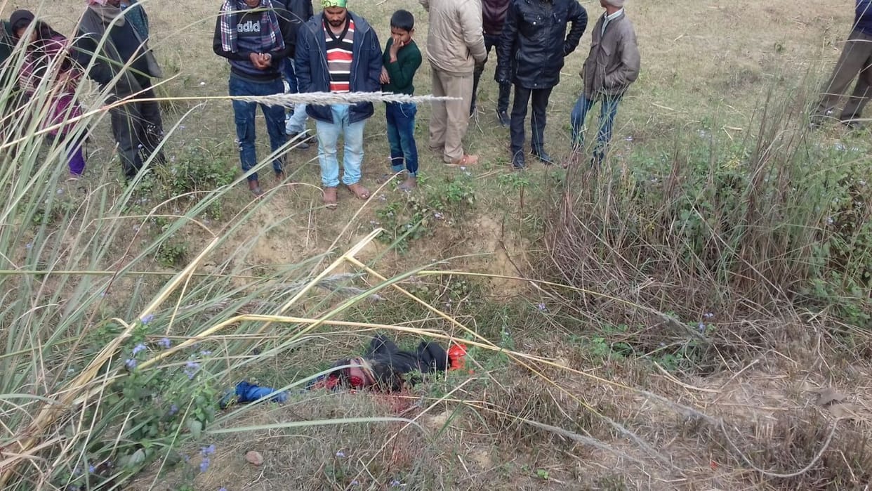 तड़पता रहा घायल, तमाशबीन बने लोग