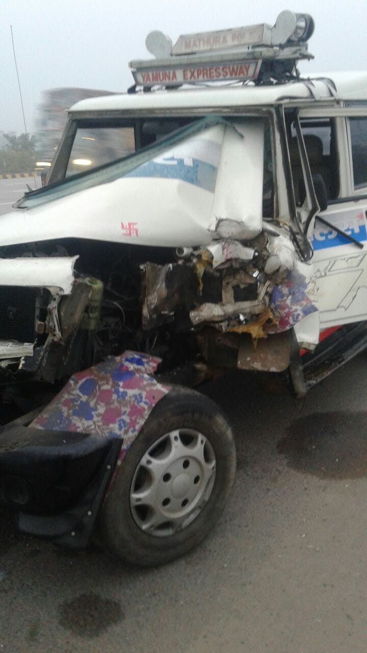 accident on Yamuna Expressway in mathura due to fog