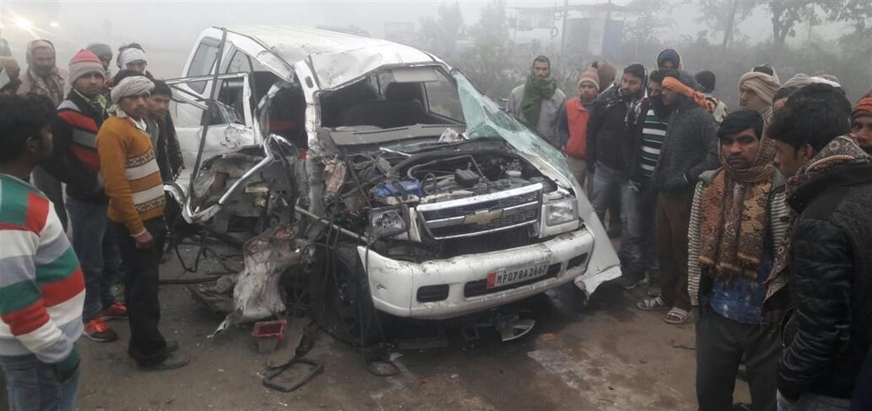 Fog: Bus hit car, one dies