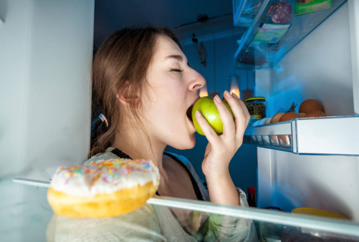 you should never eat these 7 foods at night 