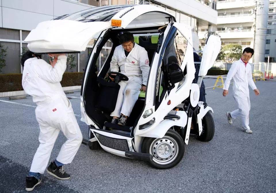 Japan made The electric car is like a real life transformers 