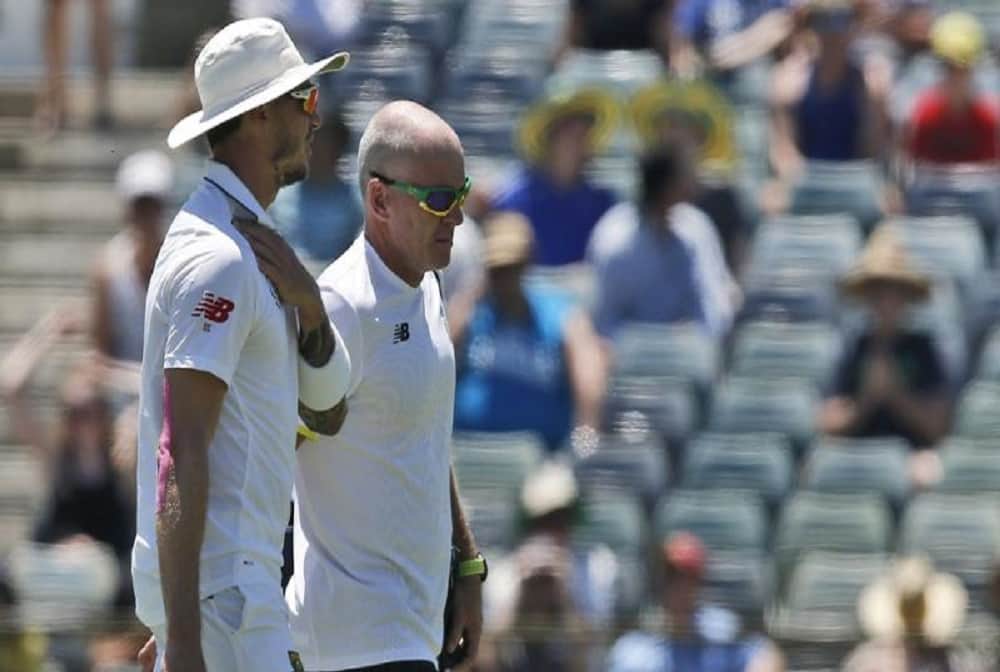 dale steyn five wicket away to become leading wicket taker for south africa
