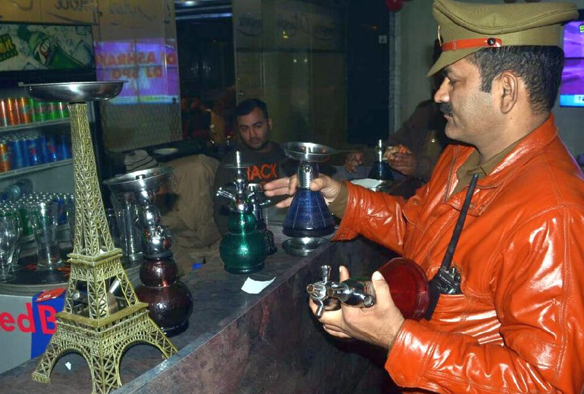 hukka bar live report from kanpur by amar ujala team