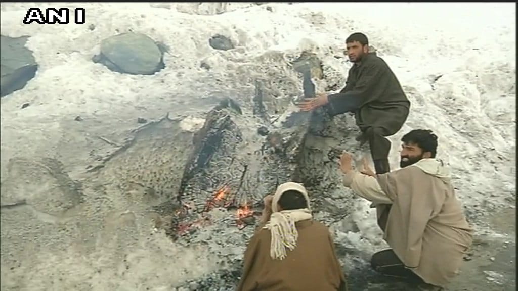Cold wave continues, Temperature here was -6.6°C last night in j&k valley