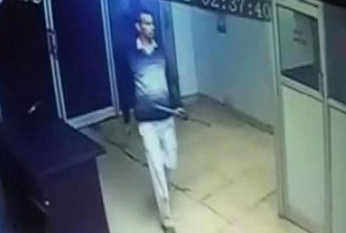 psycho killer : police doubts that naresh went to hospital to kill his wife