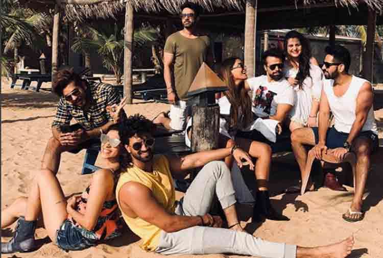 kishwer merchantt welcomes new year in bikini lying on beach