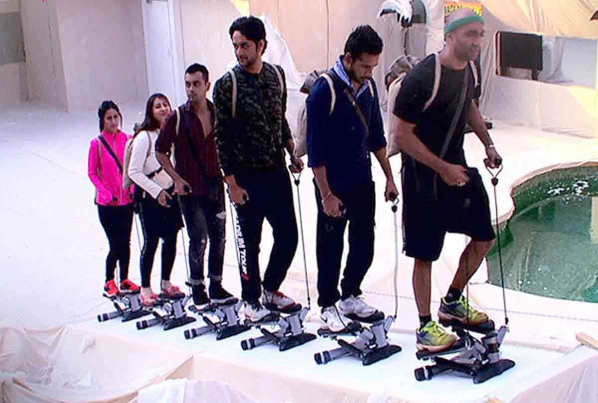 bigg boss 11 Three Finalists unite against akash dadlani out from ticket to finale task