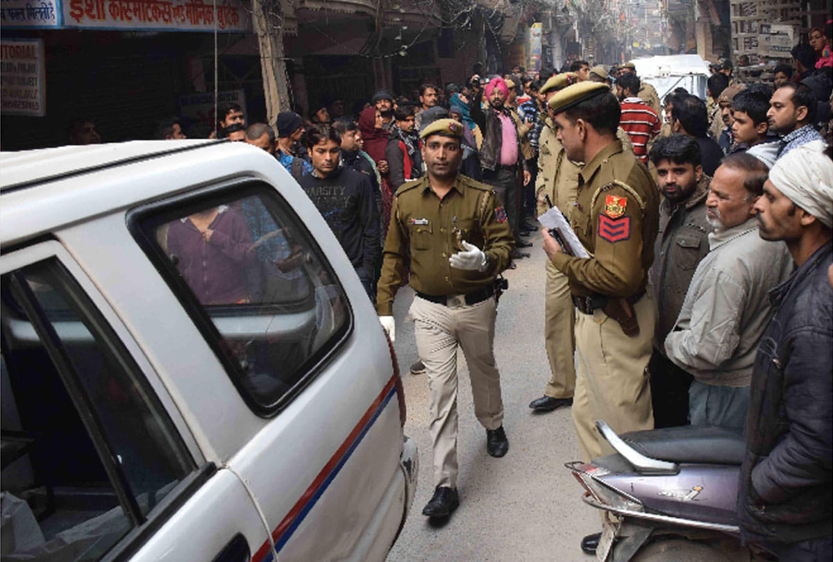 nurse found hanging with daughter after new year party in delhi