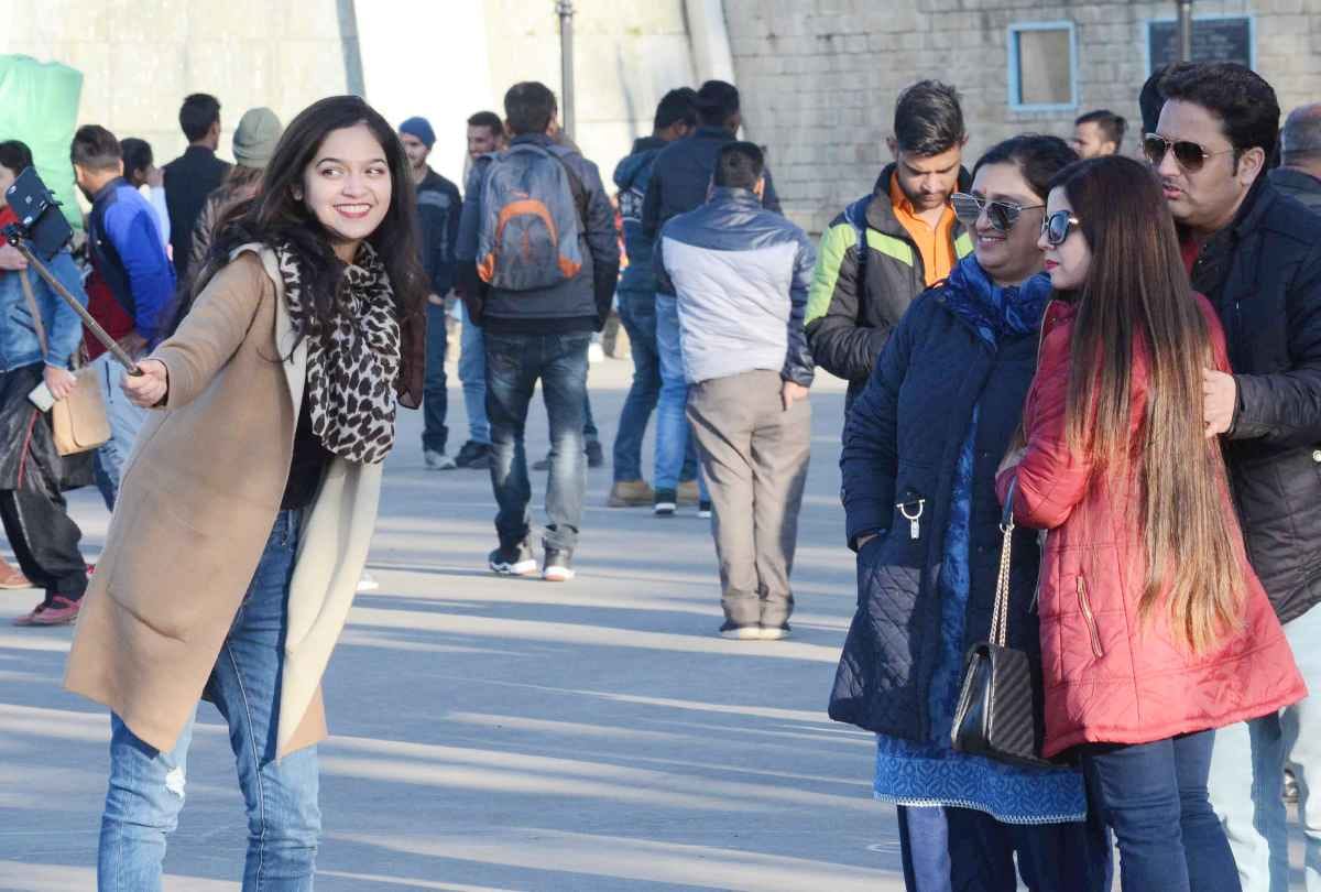 Tourists in kullu 50 percent hotels are on full by online booking till june