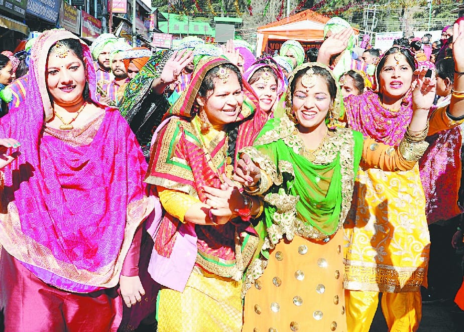 कुल्लवी, लदाखी व कुल्लवी नाटी पर मचा धमाल
