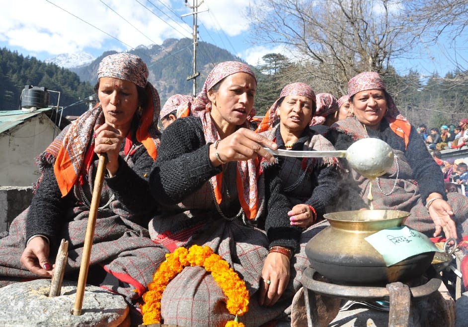 महिलाओं की सक्रियता से कार्निवाल में आई रौनक