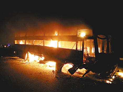 A bus busted on Express-Way, 42 Chuthill