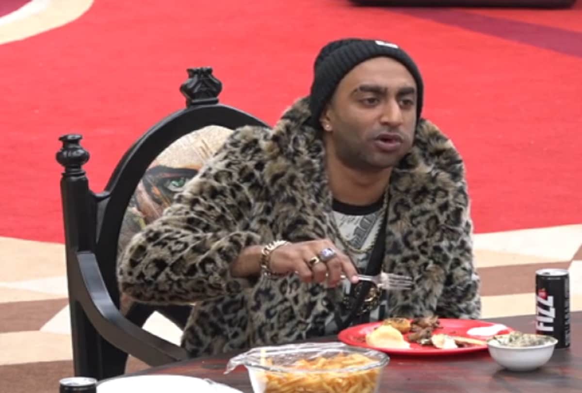 Bigg Boss 11 contestant Shilpa Shinde says I did not like when Akash Dadlani kisses me 