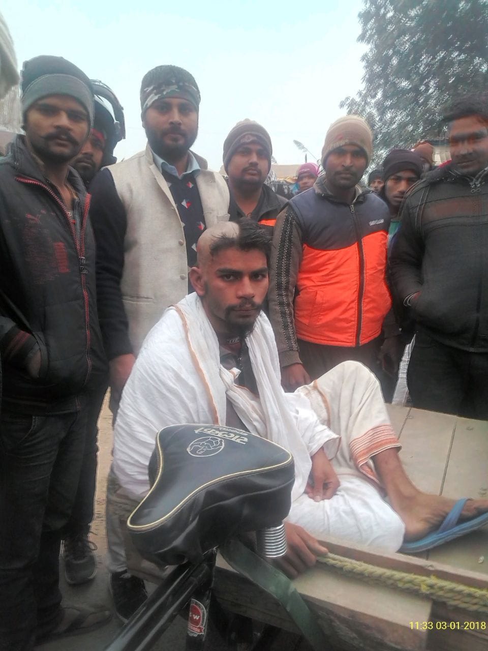 महंत का सिर मुड़वा कर गांव में ठेले पर घुमाया