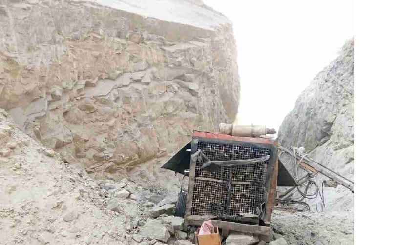 While climbing the road, the hill station, supervisor, including the death of two