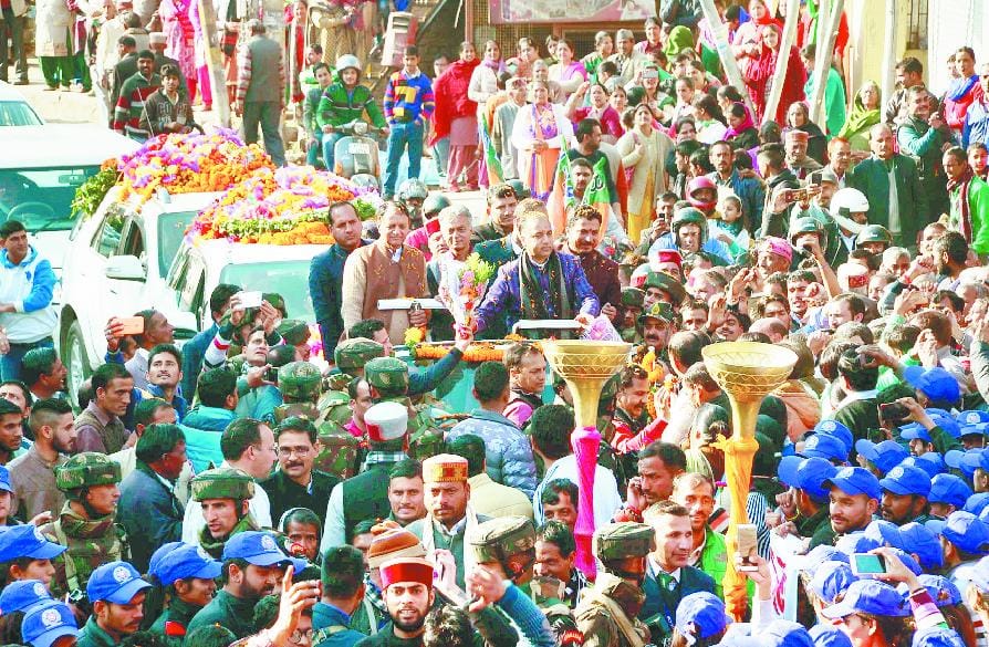 सलापड़, सुंदरनगर और नेरचौक में पलकों पर बिठाए सीएम