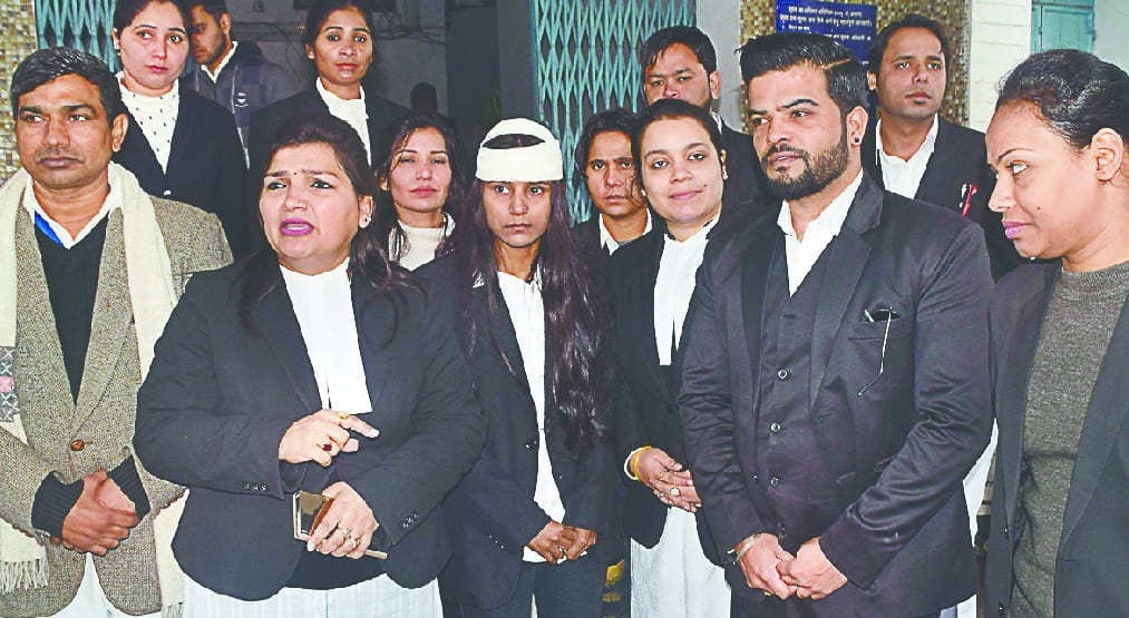cherchaar ke virodh me hungaama
