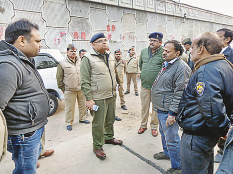  Bikers gang fired 3.20 lakhs from collection Amin
