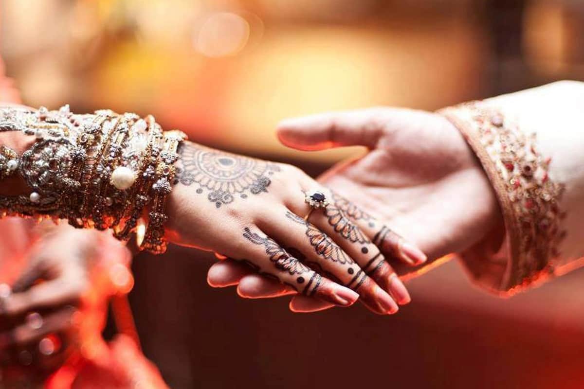 Villagers caught love couples and do marriage