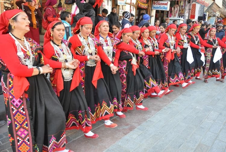 manali winter festival and kullu nati faor beti bachao beti padhao