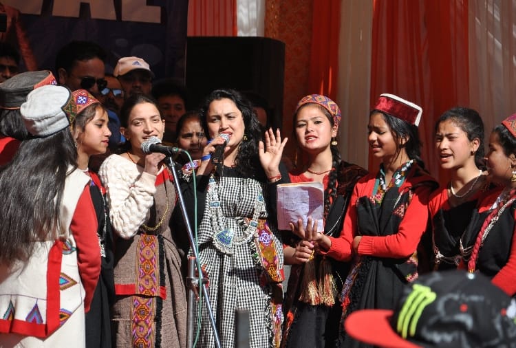 manali winter festival and kullu nati faor beti bachao beti padhao