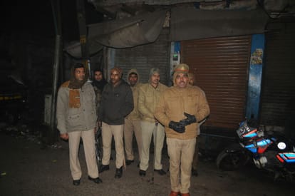 tension in agra after murder of meat businessman 