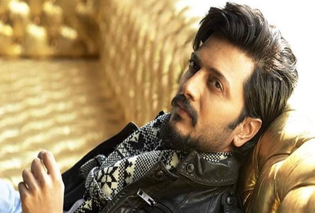 riteish deshmukh shares sarcastic joke on neerav modi pnb scam