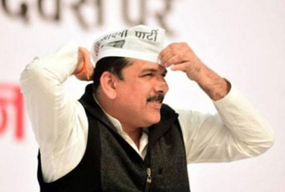 aap mp sanjay singh trolled for wishing fool day as bjp day