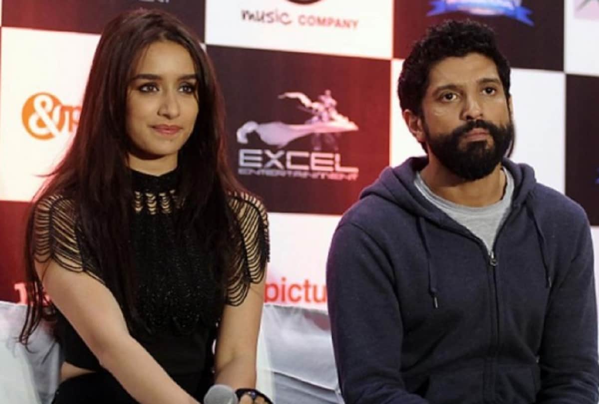 Shraddha Kapoor unfollows Ex boyfriend Farhan Akhtar on social media 