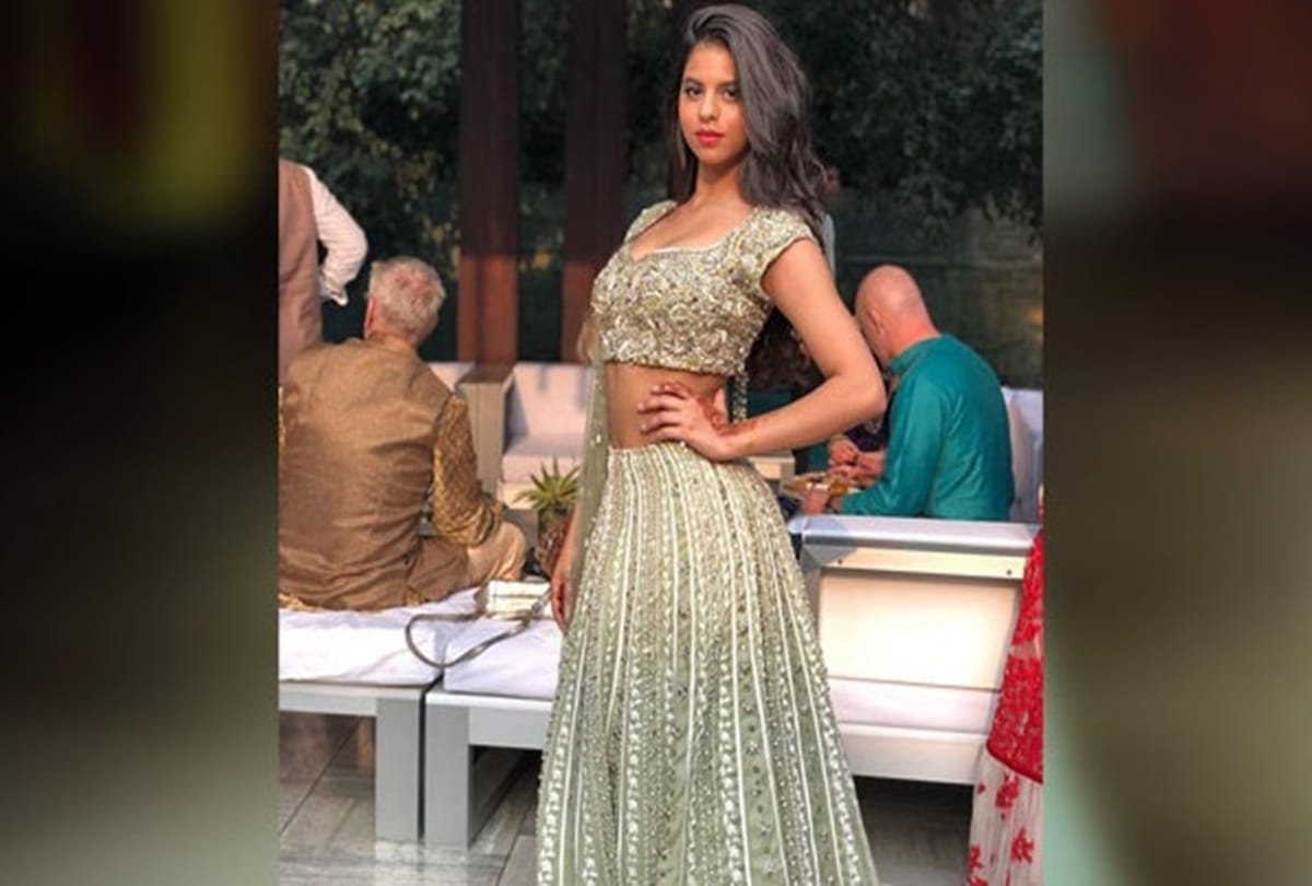 Shah Rukh daughter suhana khan looking gorgeous in Monisha Jaising lehenga 