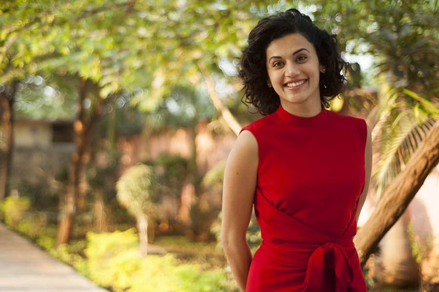 Taapsee trolls on her average looking photo