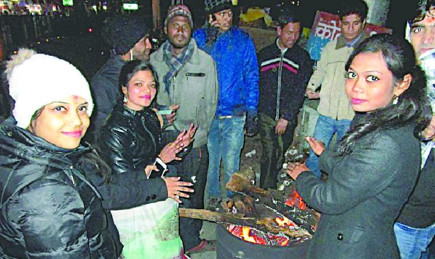 ठिठुरन से ठहर गई जिंदगी