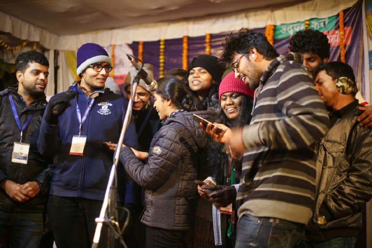 युवाओं का बसेरा, चर्चाओं में हो गया सवेरा