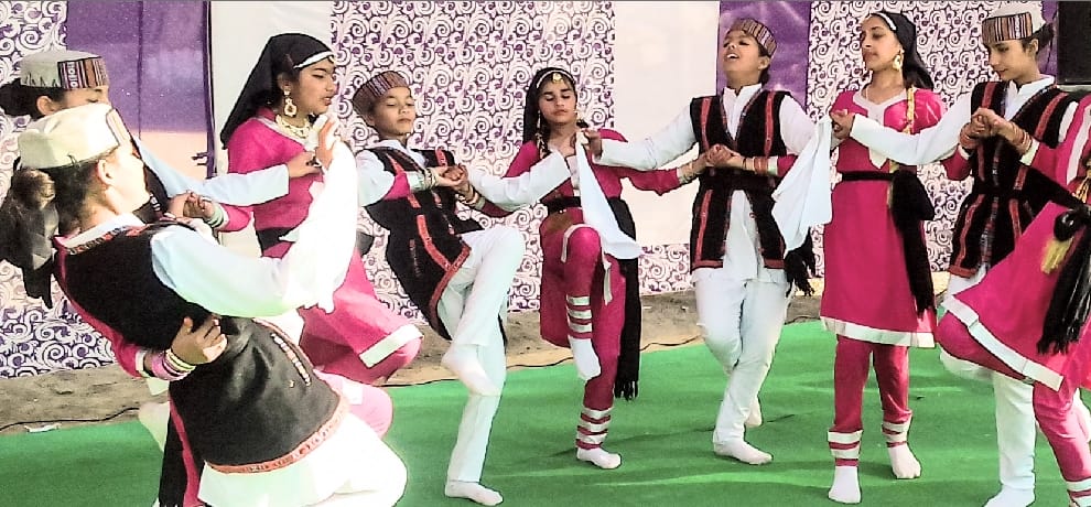 रोहड़ू जाणा मेरी अम्मिए..., पर बच्चों ने मचाया धमाल