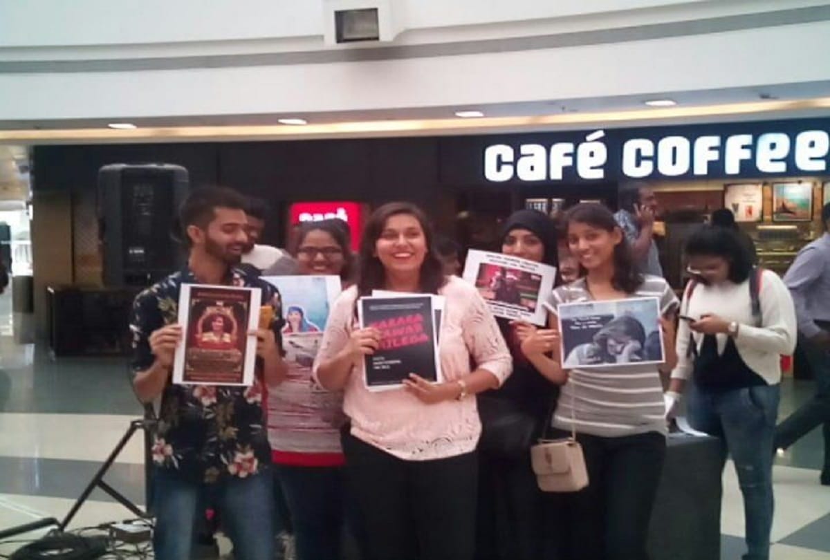 contestant shilpa shinde is on top live voting in inorbit mall of mumbai bigg boss 
