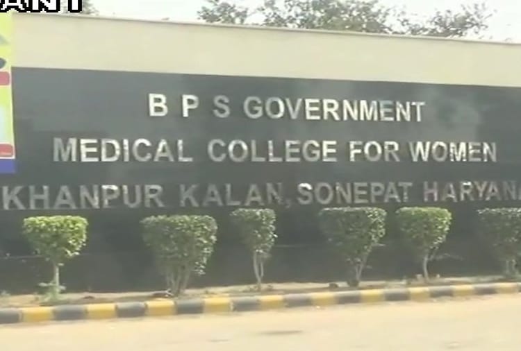 kashmiri girl haarassment allegation manushi chhillar college professor, suspended